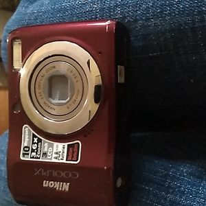 Nikon Coolpix camera PLEASE READ DESCRIPTION!